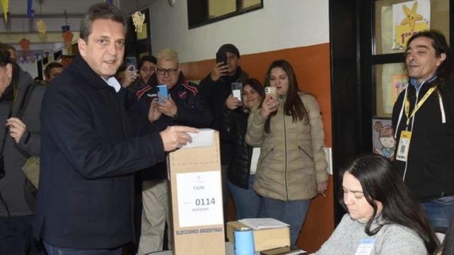Massa: Es muy importante ir a votar en estas primarias a 40 años de democracia