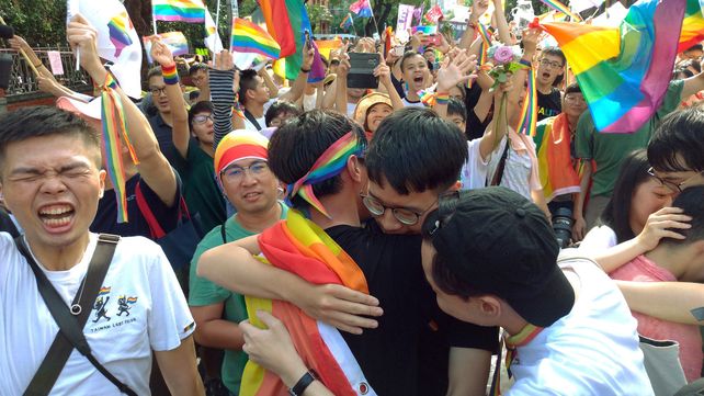 Festejo. Integrantes de la comunidad gay celebran la sanción de la ley por el congreso taiwanés.&nbsp;