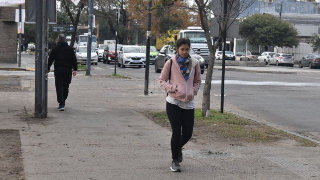 Lunes húmedo y nublado en la ciudad de Santa Fe