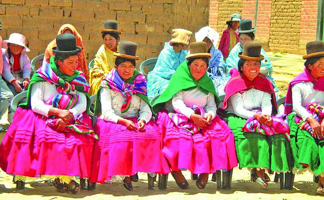 Nuestra cultura bataraza  late en Victoria Santa Cruz y Silvia Rivera Cusicanqui