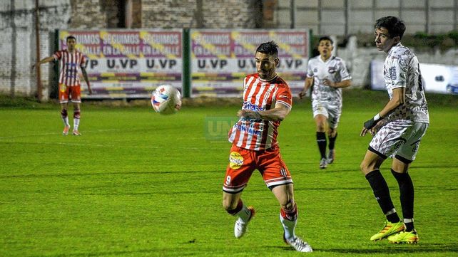 Atlético Paraná necesita ganar para alejarse de los puestos de descenso.