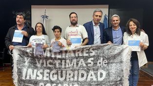 Los familiares de las víctimas de la inseguridad de Rosario estuvieron presentes.