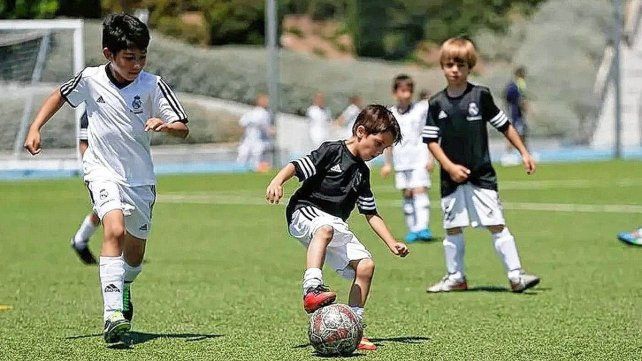 Llega a Santa Fe la Clínica Oficial de Fútbol de la Fundación Real Madrid.