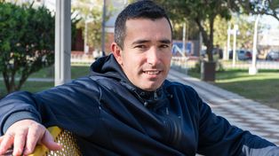 El broche de oro de la jornada estará a cargo del profesor Lucas Botta, quien presentará “Chamuyos que hicieron historia”, un recorrido por relatos que marcaron hitos colectivos.