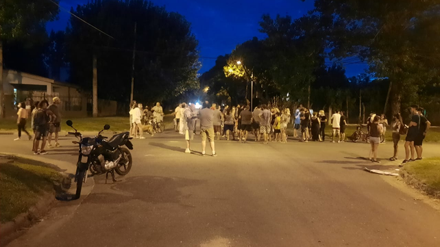 Los vecinos del barrio Santa Rita quieren recuperar la calle y piden mejores medidas de urbanidad.