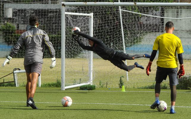 Primera práctica del año del equipo de fútbol de Adiur.