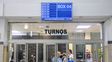 El Gobierno ordenó que los extranjeros no residentes deben pagar por su atención en los hospitales