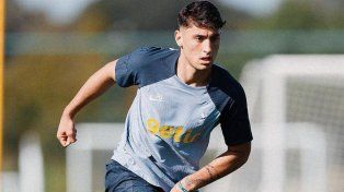 Alejo Veliz llegó a la Premier League hace varias semanas y ahora está a disposición del entrenador.