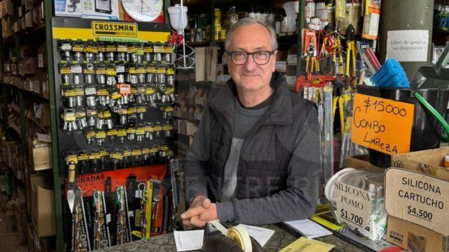 Es un rubro muy gestual: el arte de interpretar el coso del cosito y sobrevivir a la crisis en la ferretería familiar