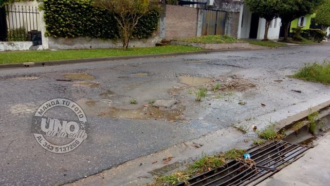 Tremendos baches en Mihura y Crespo