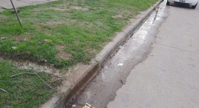 Habitantes del barrio José Hernández se sienten abandonados por el municipio. Llaman al 147 y presentan notas con los reclamos