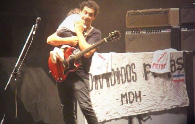 Mollo paró un show y devolvió una nena al padre que la encerró para ver a Divididos