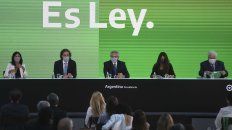 Este jueves se publicó en el Boletín Oficial la ley que regula el aborto legal, seguro y gratuito: entra en vigencia el 24 de enero Este jueves se publicó en el Boletín Oficial la ley que regula el aborto legal, seguro y gratuito: entra en vigencia el 24 de enero