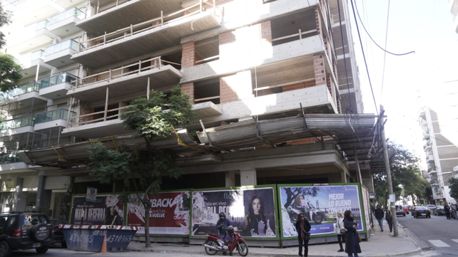 El edificio en construcción en Dorrego y 9 de Julio donde ocurrió el accidente.&nbsp;