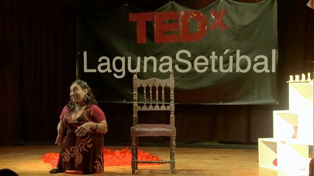 Gabriela estudió comunicación social y obtuvo el título de psicóloga social. Luego comenzó a formarse en discapacidad.