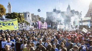 La caída de la recaudación acorrala a las provincias y desata una ola de conflictividad laboral en todo el país