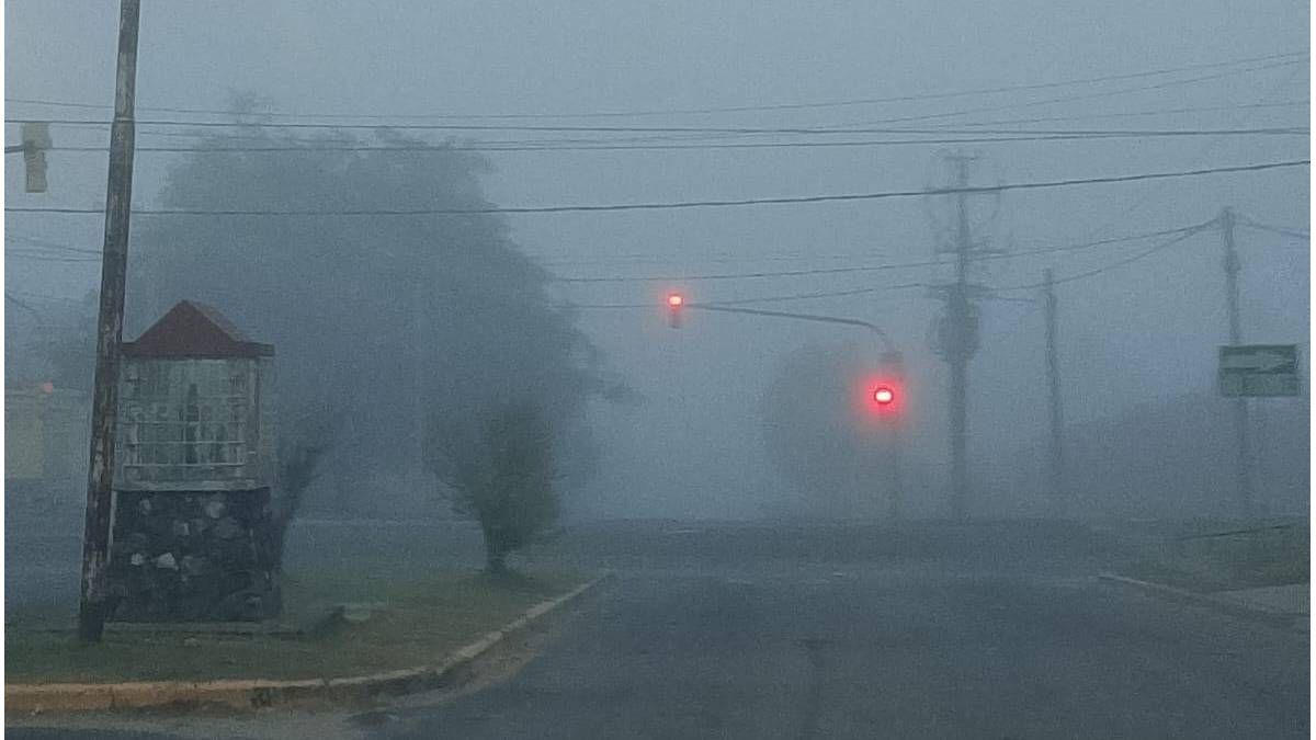 Cielo invisible en Paraná: una espesa niebla cubre la ciudad