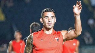 El uruguayo José Neris, con un pie afuera de Colón