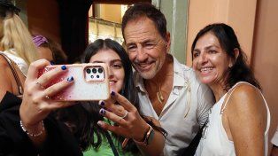 Martín Seefeld junto a sus seguidores de Paraná