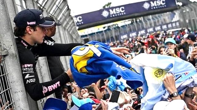 Miles de argentinos apoyaron a Colapinto en Brasil.