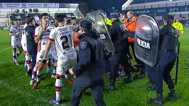 La dirigencia de Patronato pedirá jugar nuevamente el partido ante Barracas Central.