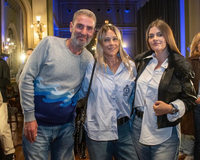 Primer Desfile Multimarca en el teatro El Círculo