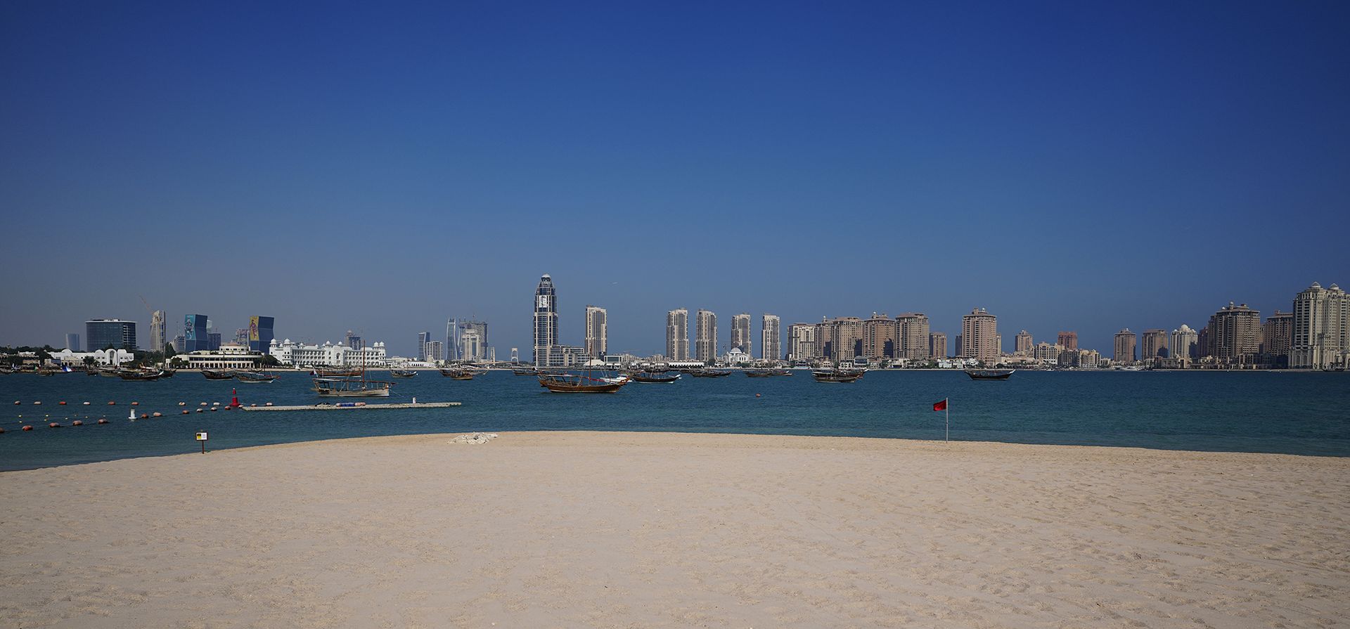 Una vista de la playa de Katara en Doha, Qatar, el martes 6 de diciembre de 2022. Foto: AP/Pavel Golovkin
