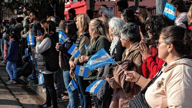 El Día de la Independencia en Paraná fue disfrutado por cientos de vecinos.