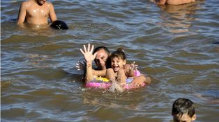 El juego entre padres e hijos durante las vacaciones fomenta la creatividad
