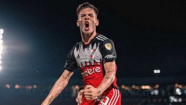 Franco Mastantuono le dio la victoria a River en el estadio Defensores del Chaco.&nbsp;