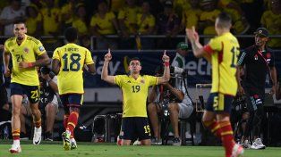 La Colombia de Lorenzo arrancó a paso firme ante la Venezuela de Batista