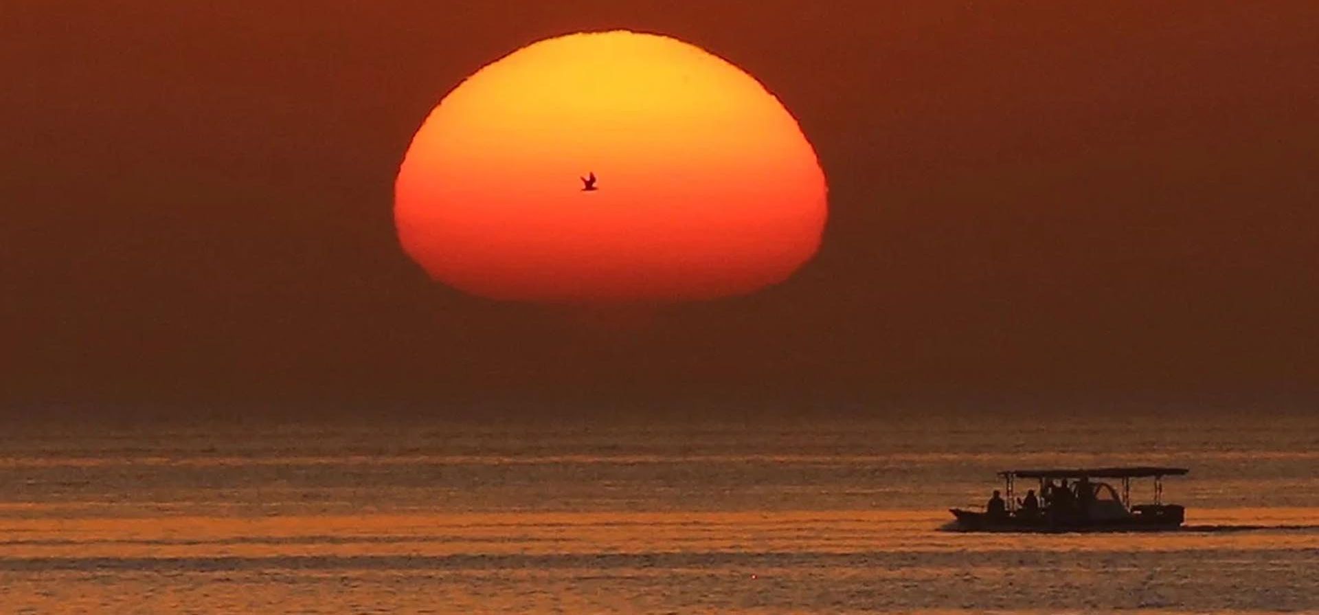 El amanecer en la ciudad de Kuwait el 28 de mayo de 2021. Foto: AFP
