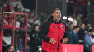 El DT de Newells, Cristian Fabbiani, cree que tiene fuerzas para resistir y salir de este momento de crisis que atraviesa la entidad del Parque. &nbsp;