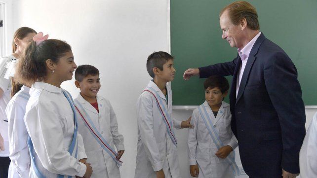 Gustavo Bordet abogó para cumplir los 191 días de clases