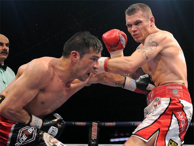 Maravilla Martínez ganó por puntos y retuvo el título mundial mediano