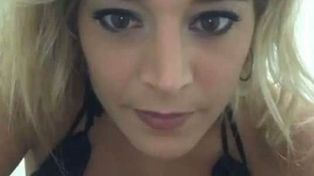Sol y un escote que pide auxilio