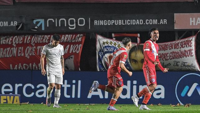 Argentinos venció como local a Independiente por 2-1.