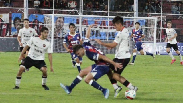 Patronato intentará levantar el trofeo de la primera edición del certamen.