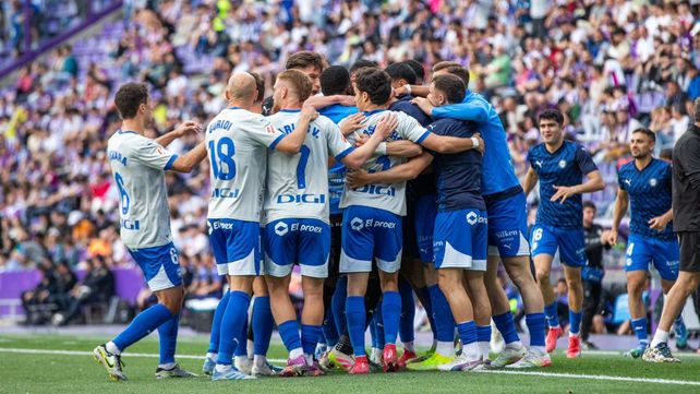 Festeja el Alavés del Chacho Coudet