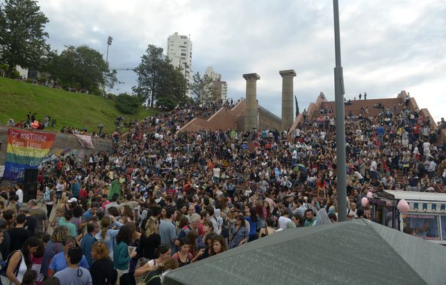 Parque de España. Varios de los acontecimientos sobre el río generan quejas de los vecinos.
