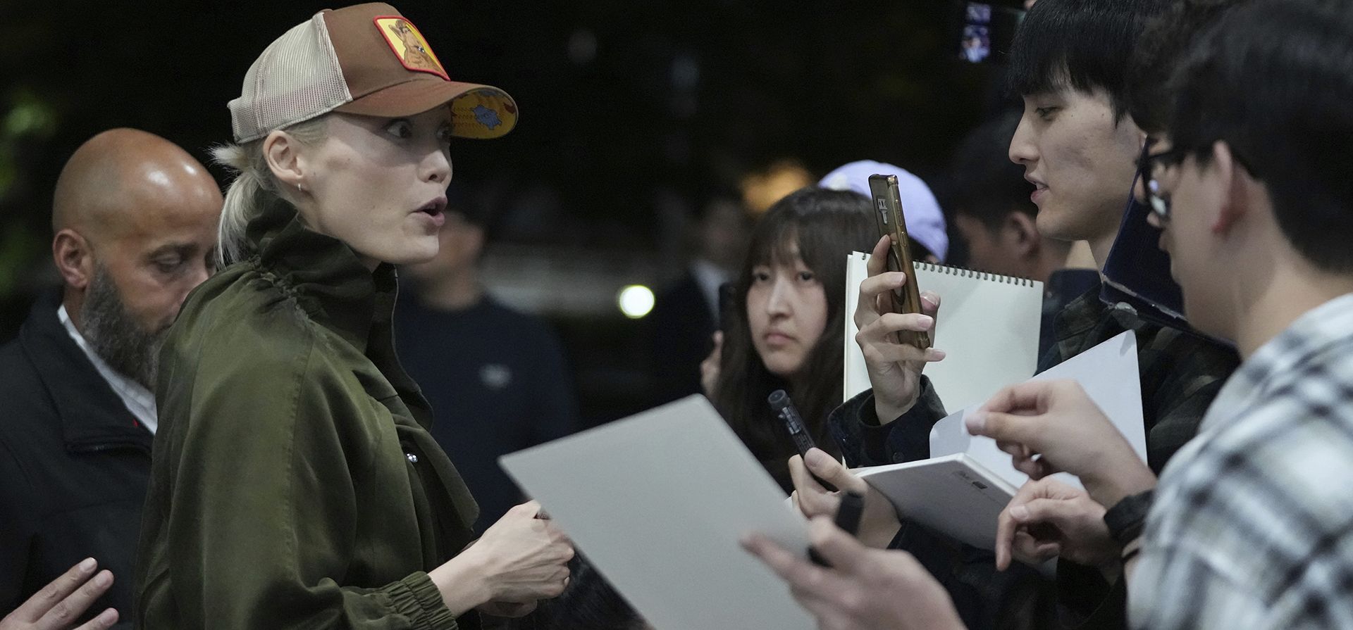 Pom Klementieff es recibida por sus fans a su llegada para promocionar su última película, Pom Klementieff es recibida por sus fans a su llegada para promocionar su última película,