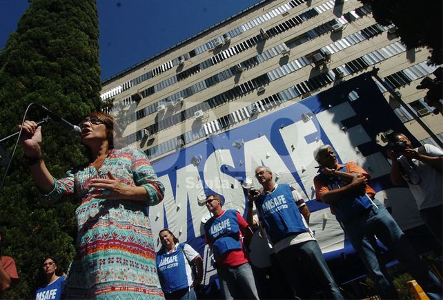 A las 10. Amsafé y Sadop convocan el miércoles a los docentes de toda la provincia.