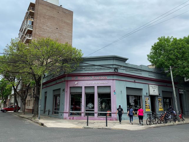 La esquina de Mitre e Ituzaingó donde se iba a construir el edificio que nunca se concretó.