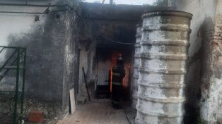 Incendio en el cementerio La Piedad: el fuego afectó una oficina del archivo