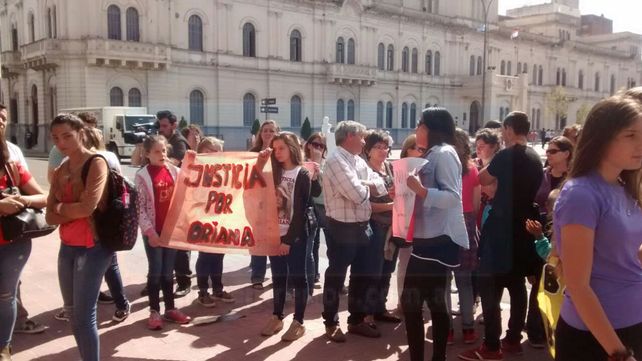 CGE se comprometió a investigar supuesto bullying a la chica de Paso de la Arena
