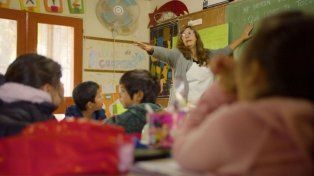 Fabiana Rodríguez es directora de la Escuela Nº 1139 “Pedro Miguel Romano Ahumada”, ubicada en la Isla del Espinillo, frente a la ciudad de Rosario