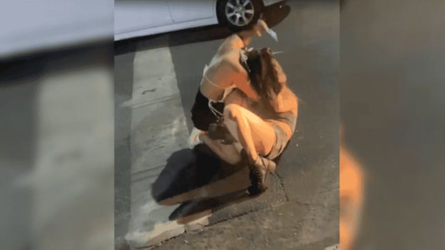 La pelea fue el sábado a la madrugada en el centro de Rosario.