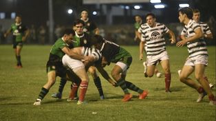 Toda la presión de los jugadores de Duendes. El Fantasma venció a Jockey y está segundo en el Regional del Litoral.