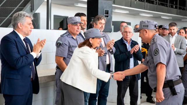 La ex ministra Patricia Bullrich y el ministro de Seguridad pablo Cococcioni al inaugurar la cárcel federal.&nbsp;