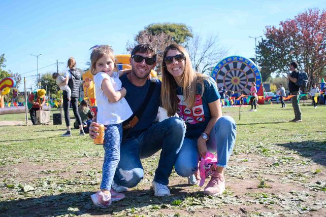 Nicolás Den Dauw, Mariana Orlate y Delfina
